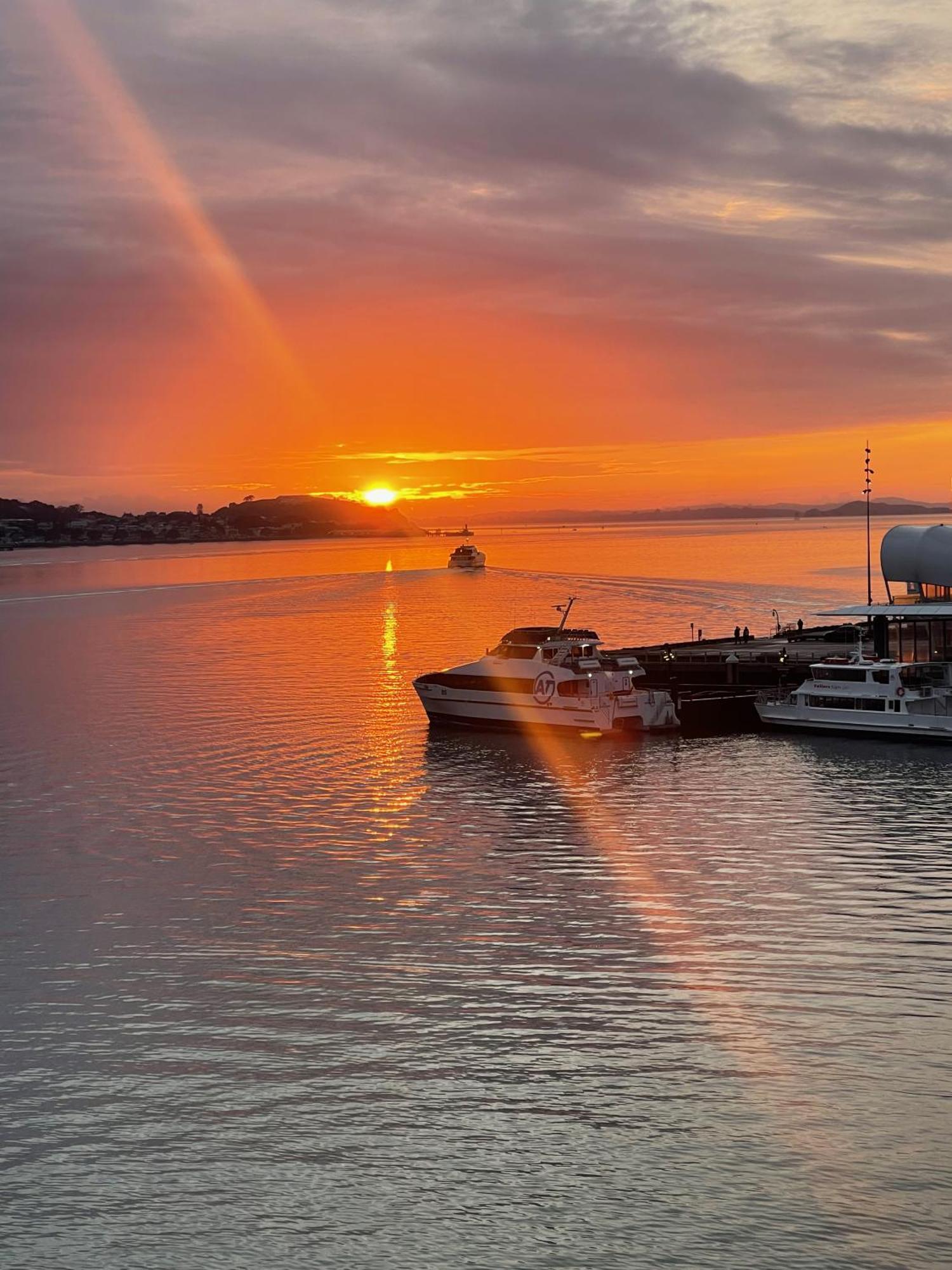 Penthouse Apartment With Stunning Harbour Views Auckland Bagian luar foto