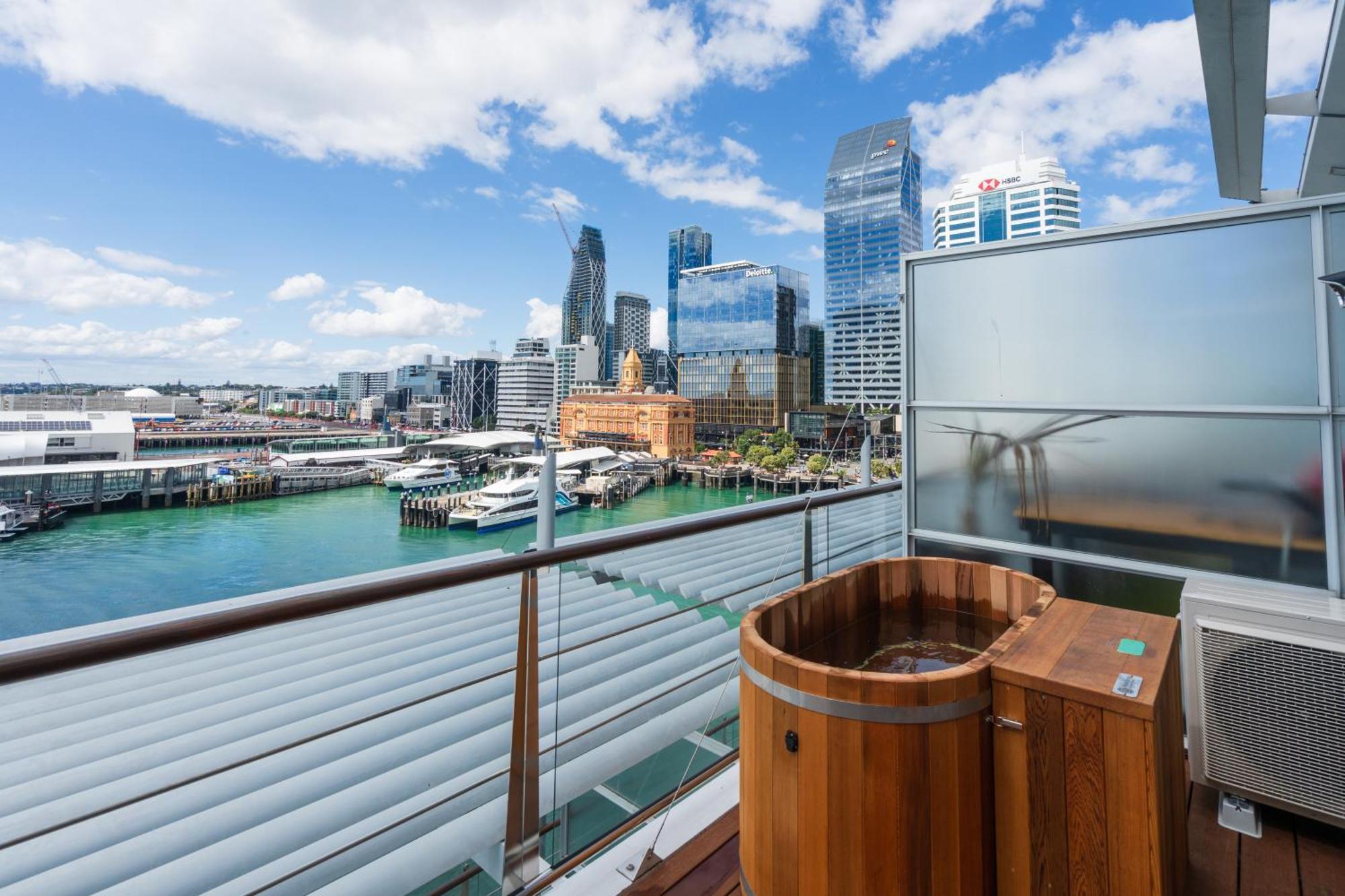 Penthouse Apartment With Stunning Harbour Views Auckland Bagian luar foto